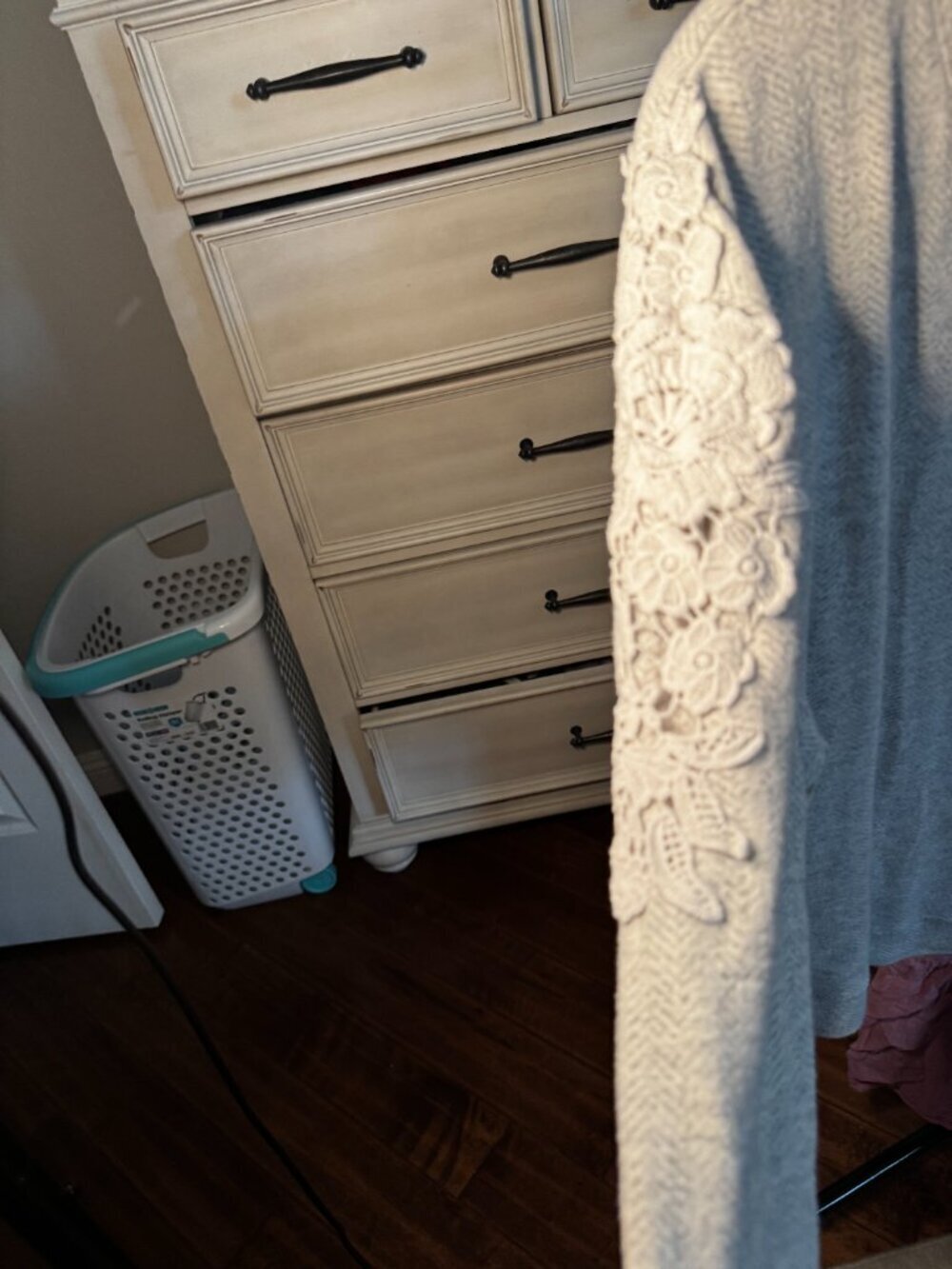 Textured Sweatshirt - Picture 3 of 5